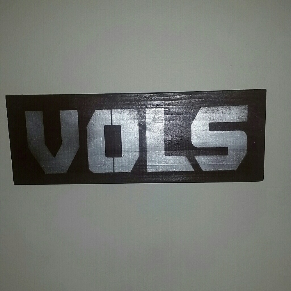 Vols wooden decor
